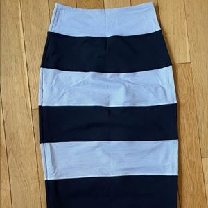 lululemon — Pencil Skirt